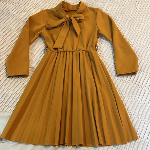 🟢 BUNDLE 2 ITEMS for 20$ - Girls DRESS in excellent condition - Picture 3 of 14